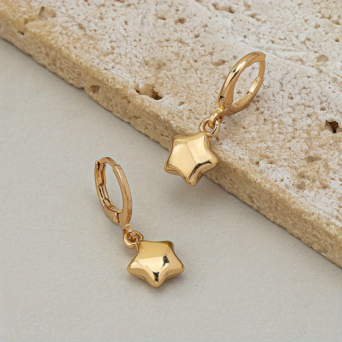 Women's Minimalist Five-Pointed Star Pendant Ear Clips