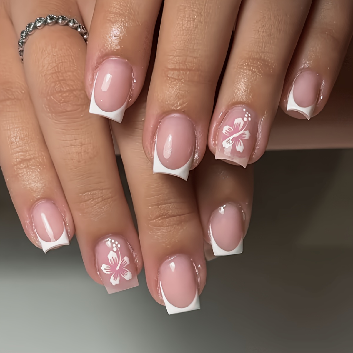 TEMU 24pcs Short Square Pink Glossy-natural Artistic Nail Stickers, White Tip And Floral , Sweet Elegant Full Coverage Press-on Nails, Suitable For
