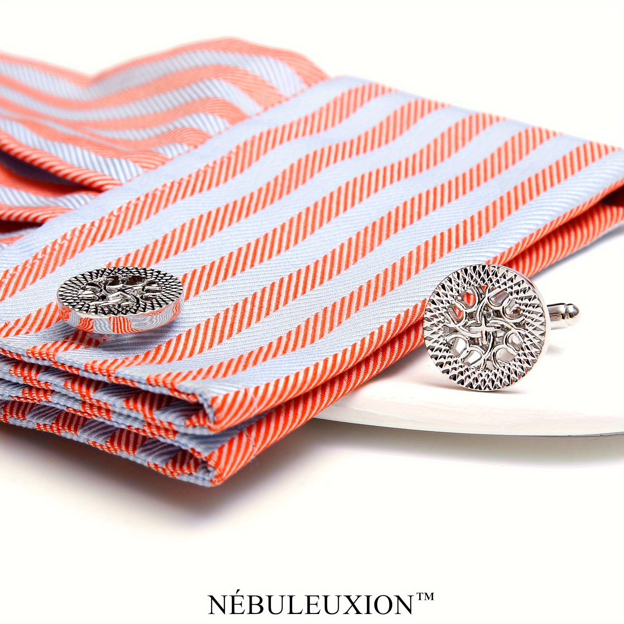 2pcs Creative Hollowed Out Art Carved Design Cufflinks