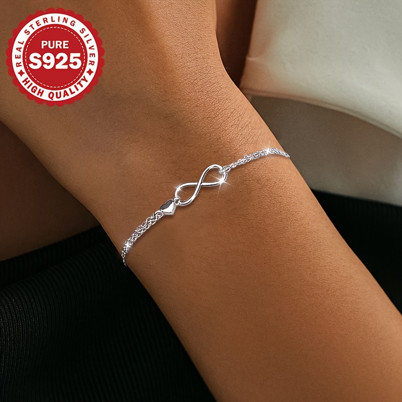 

A Love Heart Bracelet Made Of S925 Sterling Silver, Symbolizing Endless Love. This Features A Minimalist And Luxurious Heart Bracelet, Making It For Holidays, With A Low Allergy Rate Of 1.9g.