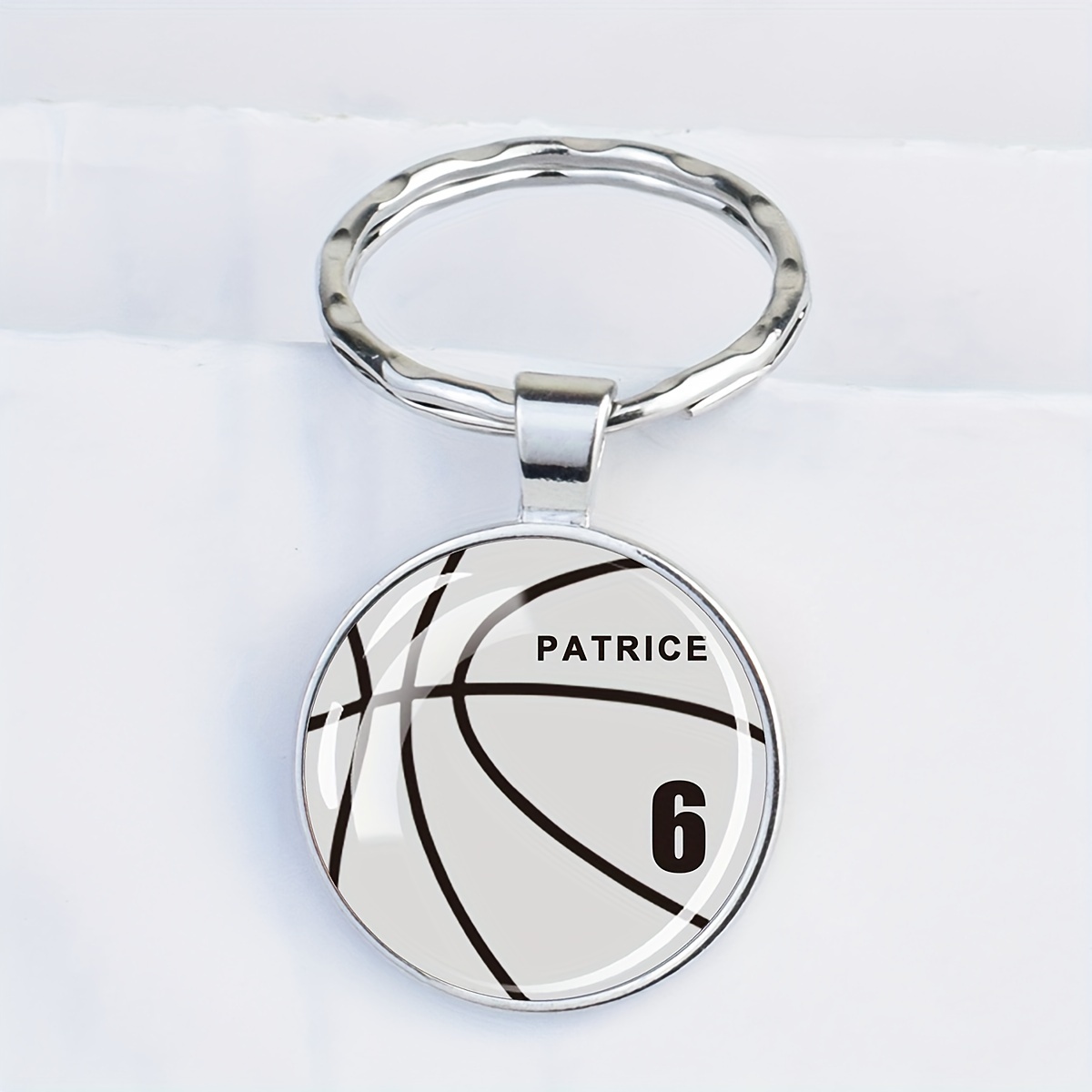 TEMU 1 portachiavi da basket personalizzato con nomi e personalizzati, con ciondolo a cupola in vetro multicolore, per gli appassionati di sport e
