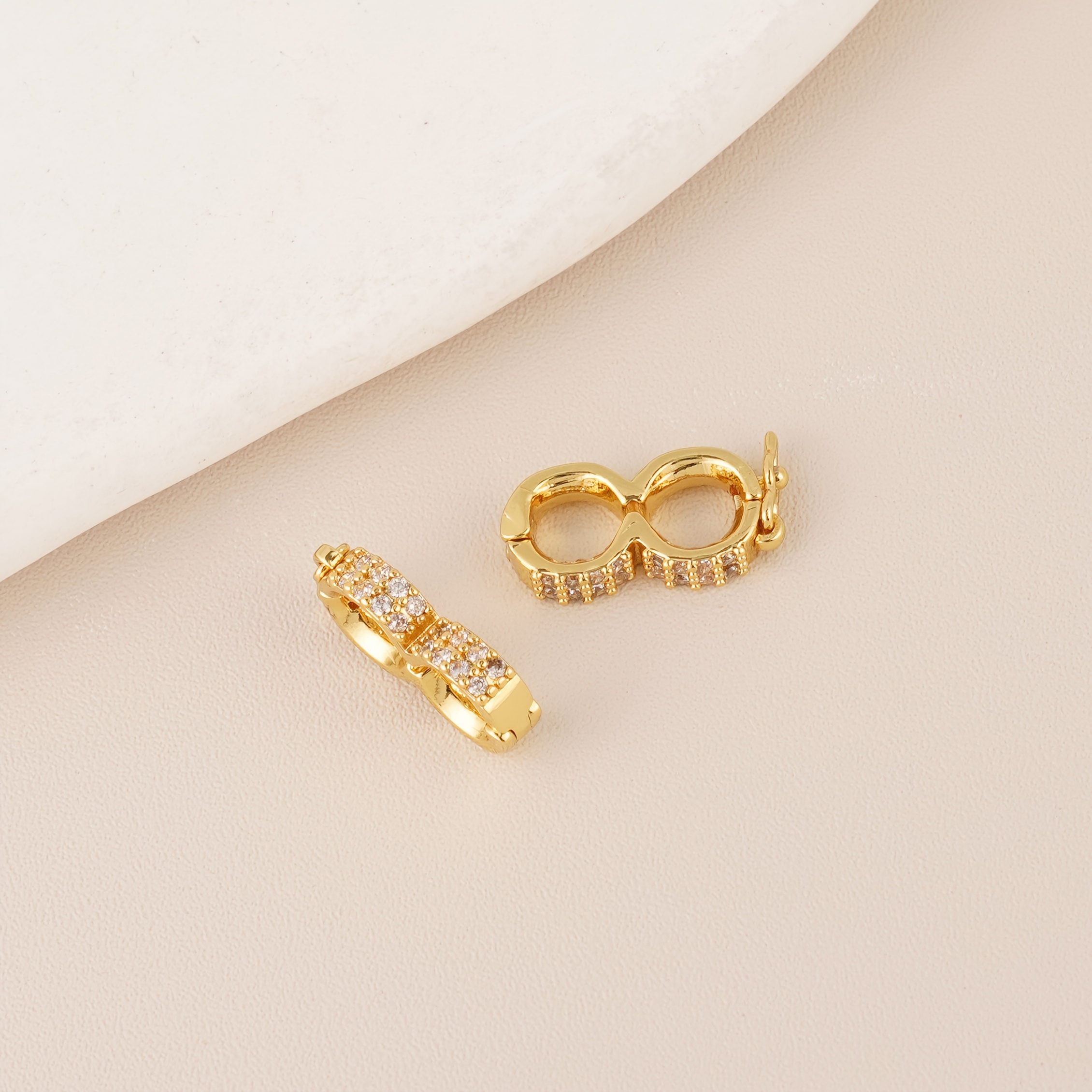 Image of 2pcs 18k Golden-plated Copper High-color 8-shaped Clasp, Bracelet Necklace Positioning Clasp, Spacer Clasp, Handmade Accessories