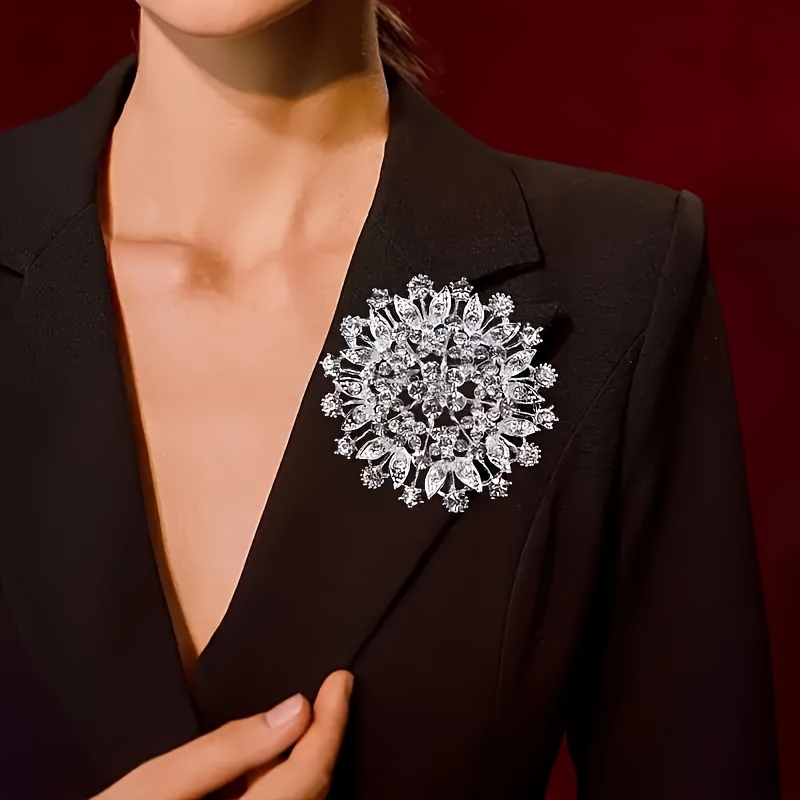 

Stylish Luxury Synthetic Crystal Snowflake Brooch For Women Fashion Banquet Prom Costume Party Jewelry Accessories Gifts