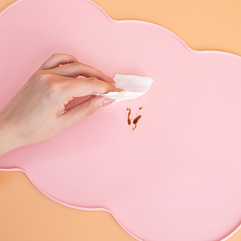 silicone   mat leak proof non slip feeding mat for dogs and cats elliptical bowl pad Product details 4