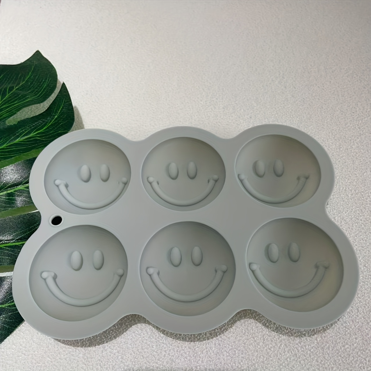 E-shop 6-fach Silikonform mit fröhlichem Gesichtsausdruck, eine fröhliche Silikonform, geeignet für Heimwerker zur Herstellung von