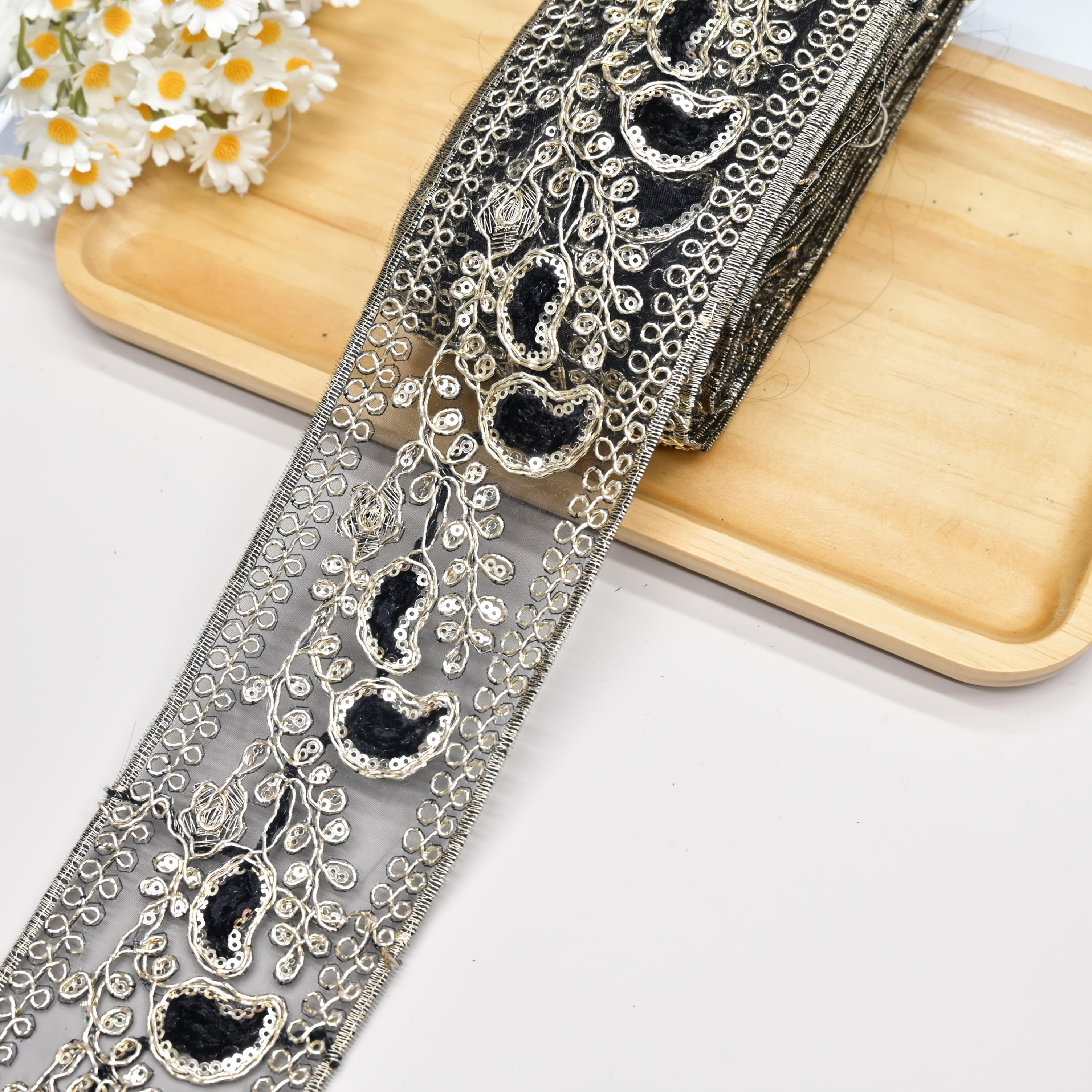 

1yard-vintage - Inspired Black Embroidered Sequin Lace Trim With Gorgeous Golden Accents - Diy Sewing & Knitting Of Clothing, Curtains, Hats And Bags.