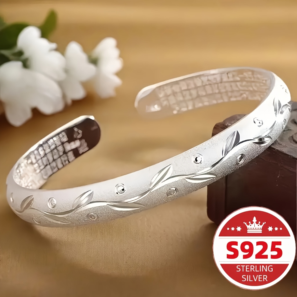 

S925 Pure Silvery Mouth Bracelet With Adjustable Size For Holiday Gifts. Women's Jewelry Is Suitable For And For Valentine's Day, Day, And Carnival