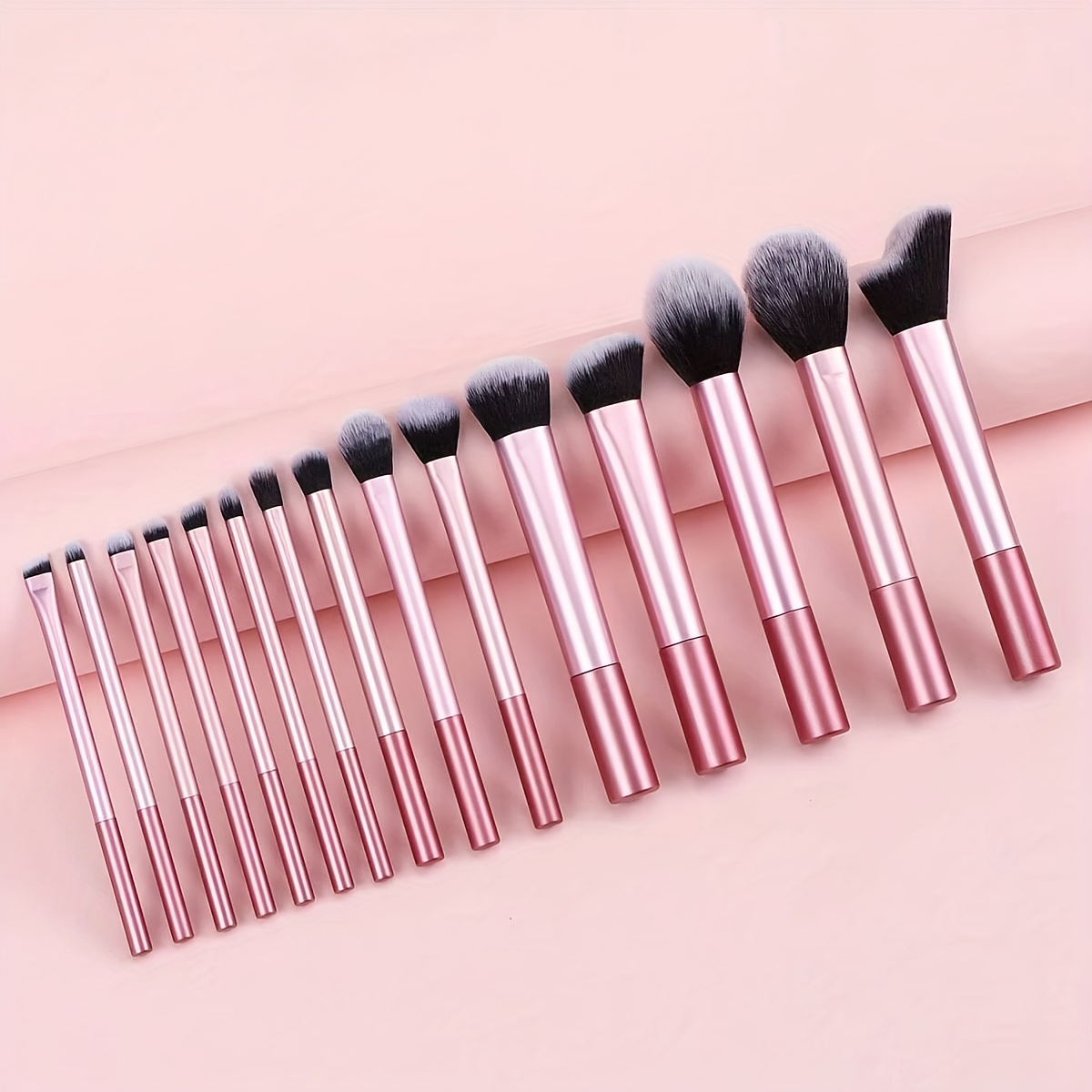 15pcs Makeup Brush Set — Blush, Powder, Concealer & Eyeshadow Brushes