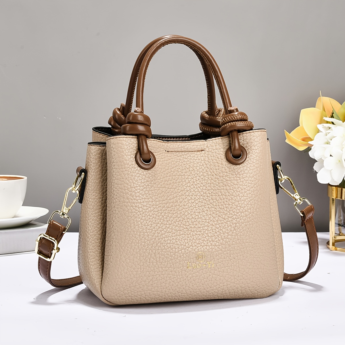High-End Fashion Bucket Bag 2025 New Trendy Casual Vintage Elegant Single Shoulder Body Bag Versatile Classic High-End Elegant Body Bag Lightweight Large Capacity Practical Multi-Layer Handbag Essential for Travel And Shopping Small Bag