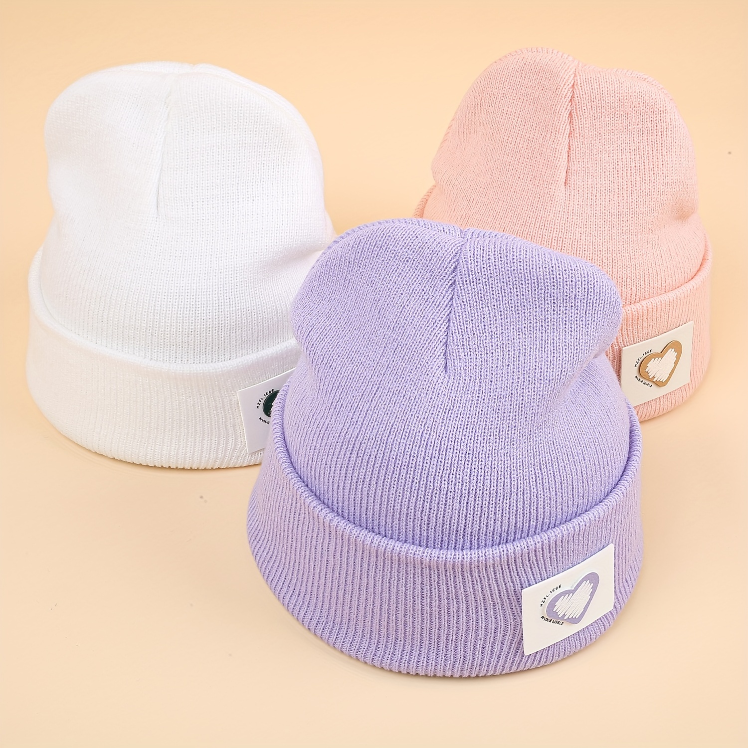 

Festive White Knit Beanie With Heart Patches For Little Girls - Perfect For Winter Outings And Birthday Celebrations