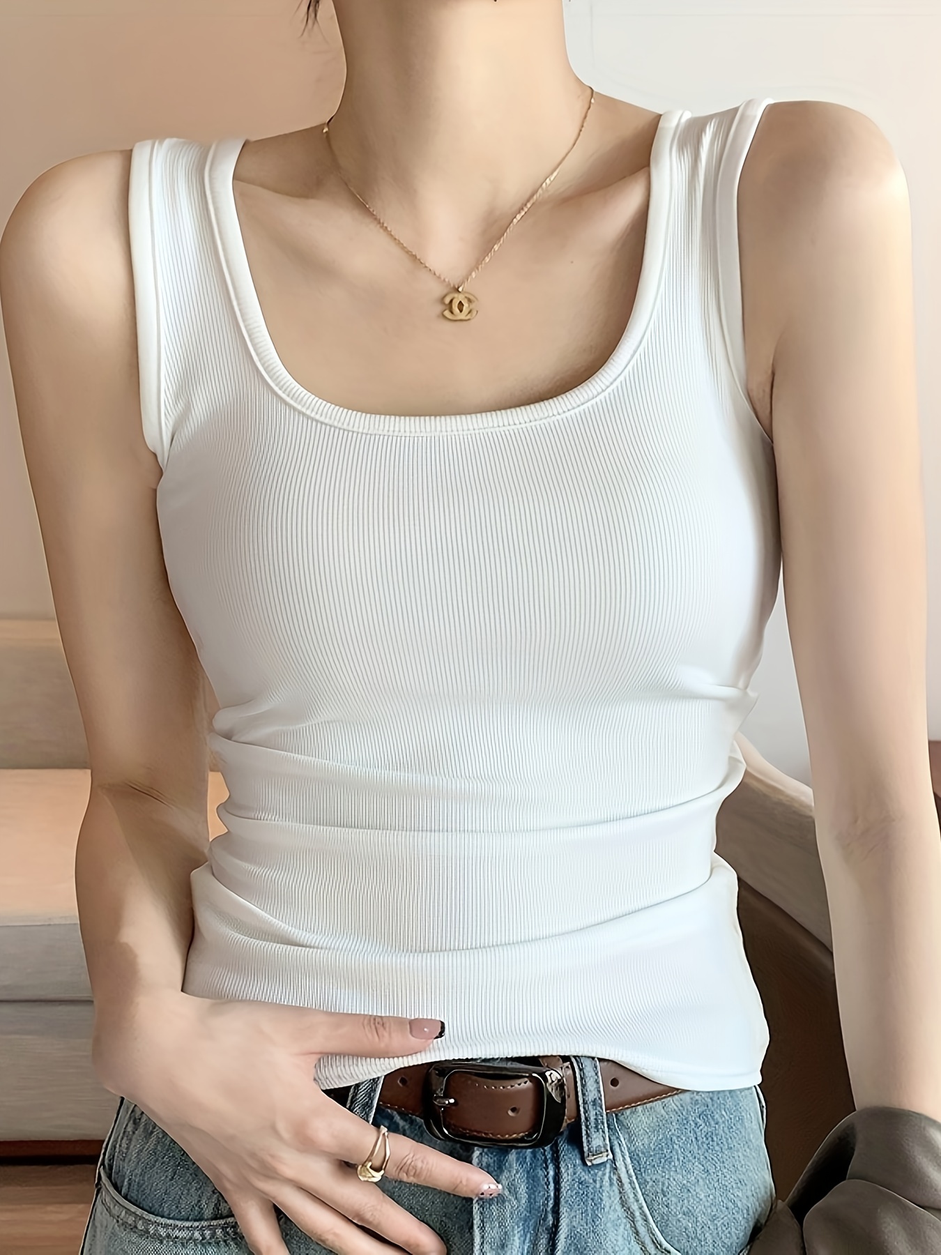 Solid color casual, U-neck, wide shoulder vest, Women's tank top, versatile innerwear or outerwear, sleeveless vest, comfortable and simple, suitable for spring, summer, autumn tops, can be worn in winter, Christmas, Valentine's Day