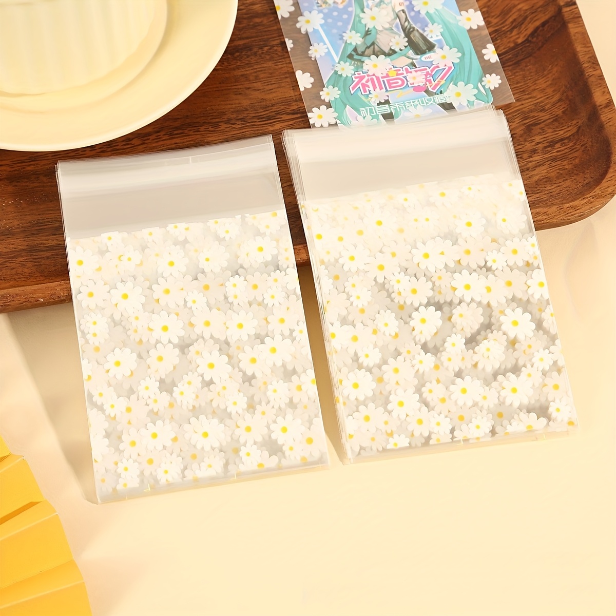 E-shop 100er-Pack Gänseblümchen Selbstverschließende Geschenktüten - Blumenmuster (Weiß & Gelb) Wiederverschließbare Polypropylen- für Schmuck,