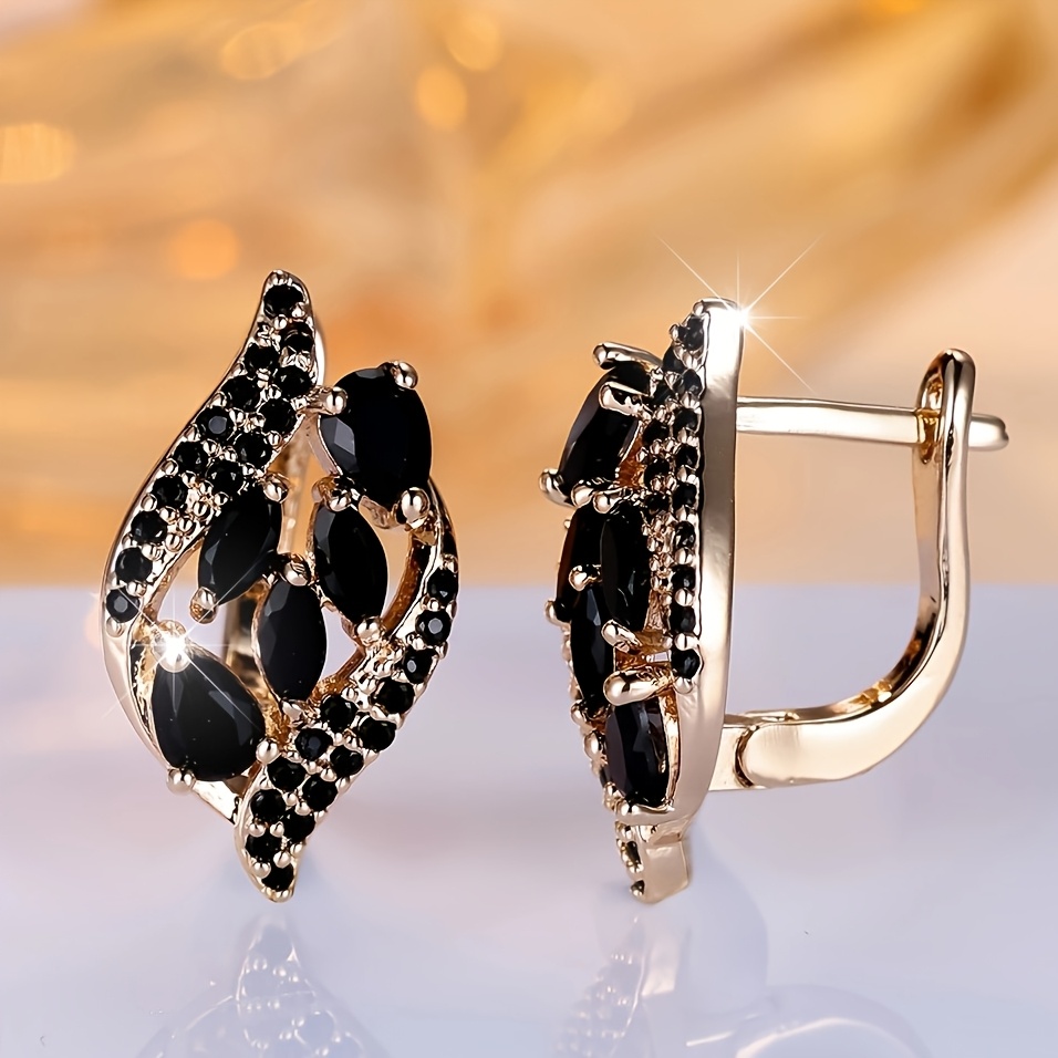 Exquisite Diamond-Shaped Synthetic Zirconia Earrings