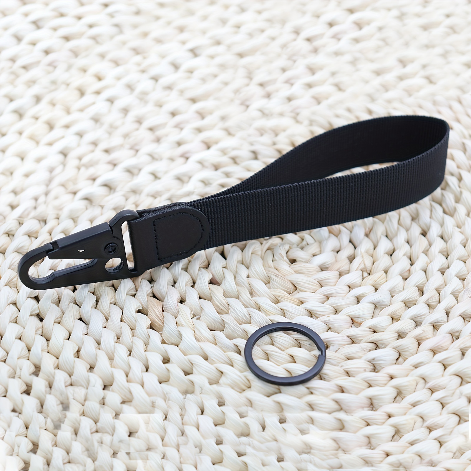 1 Black Durable Wristband Keychain With Keyring, Cool Eagle Beak Keychain, Great Gift For Women And Men