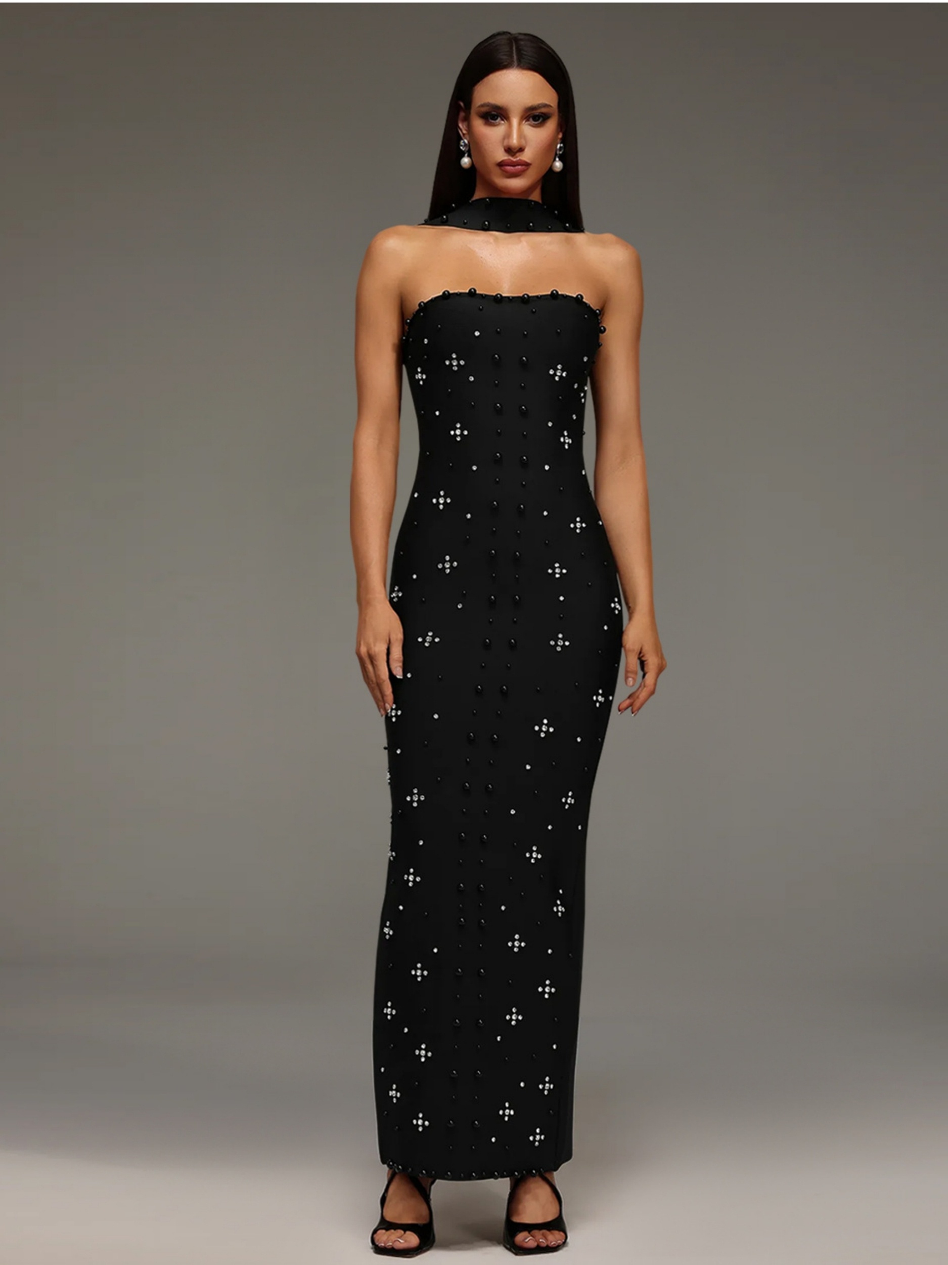 black dress with rhinestones sold on Temu Japan black dress with rhinestones sold on Temu Japan