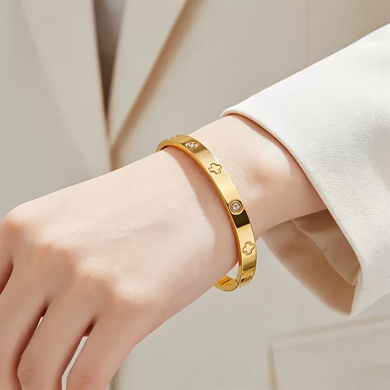 TEMU A Stylish, Elegant, High-quality Stainless Steel Hypoallergenic Clover Golden Bracelet, Suitable For Daily Wear Or Parties, Is A Delicate Gift