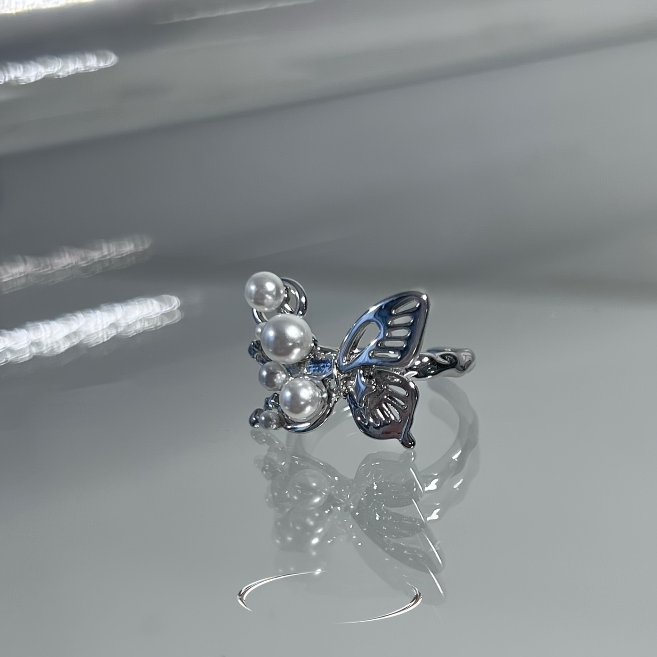 

Elegant Faux Pearl Butterfly Ring - Freshwater Pearl Finger Ring For Proposal, Engagement, Banquet, Mother's Day Gift