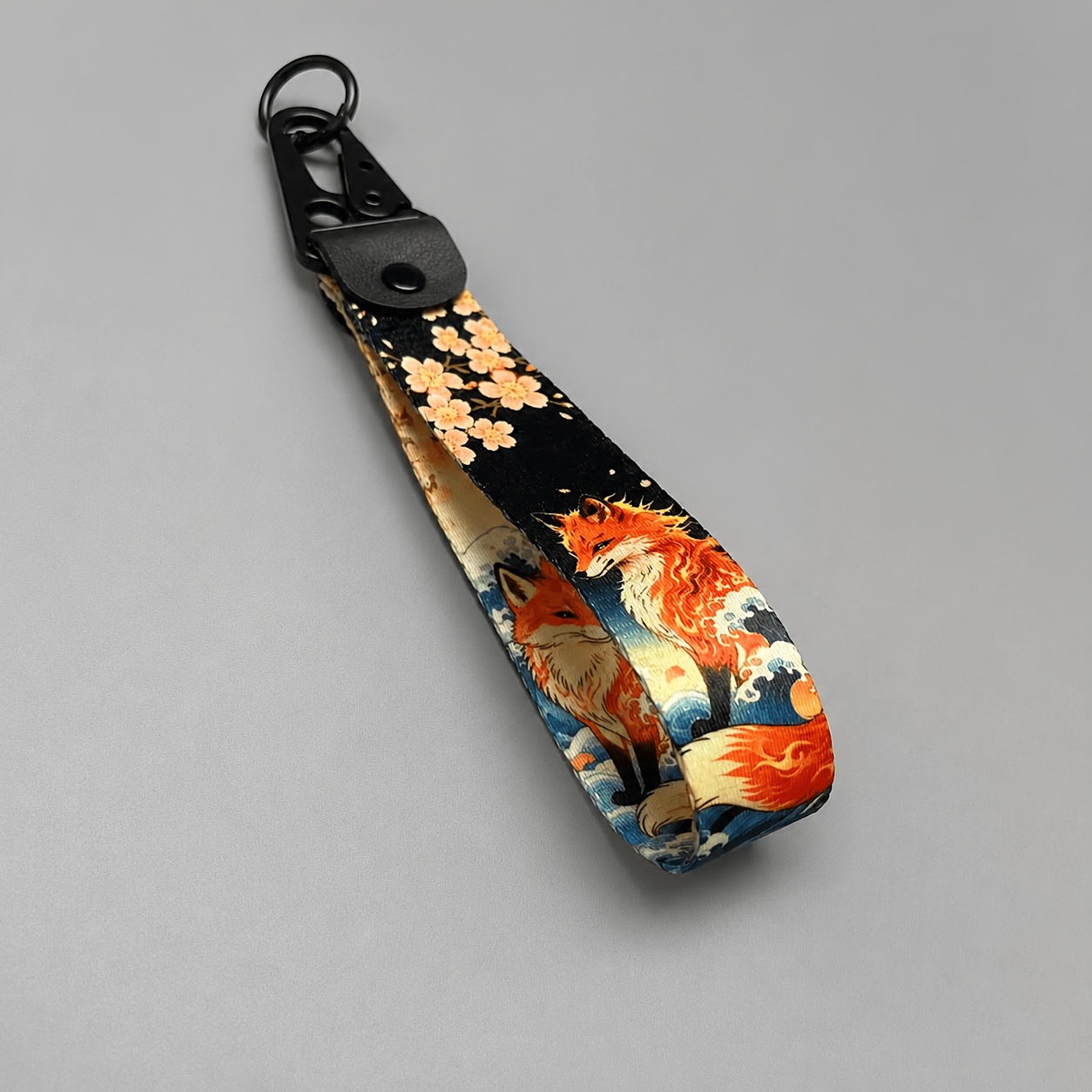 TEMU Portachiavi casual e con chiusura in metallo e design a forma di pesce con motivo a , per zaini, borse e accessori per auto/moto. Progettato per