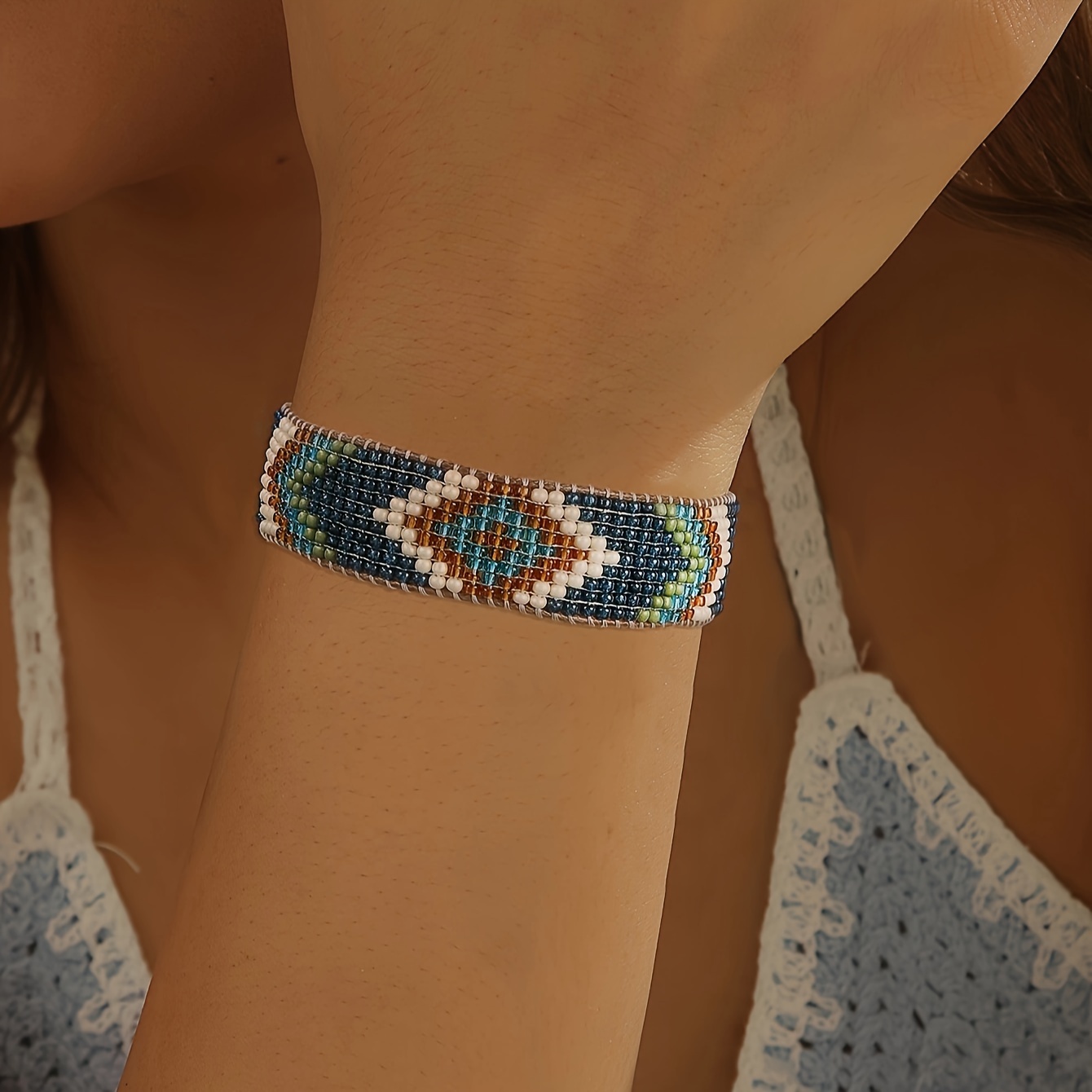 

Bohemian Vintage Style Handwoven Glass Bead Bracelet For Women - Fashionable Geometric Pattern Beaded Wristband, No Plating, Ideal For Daily Wear Or Gift-giving, Fits All Seasons