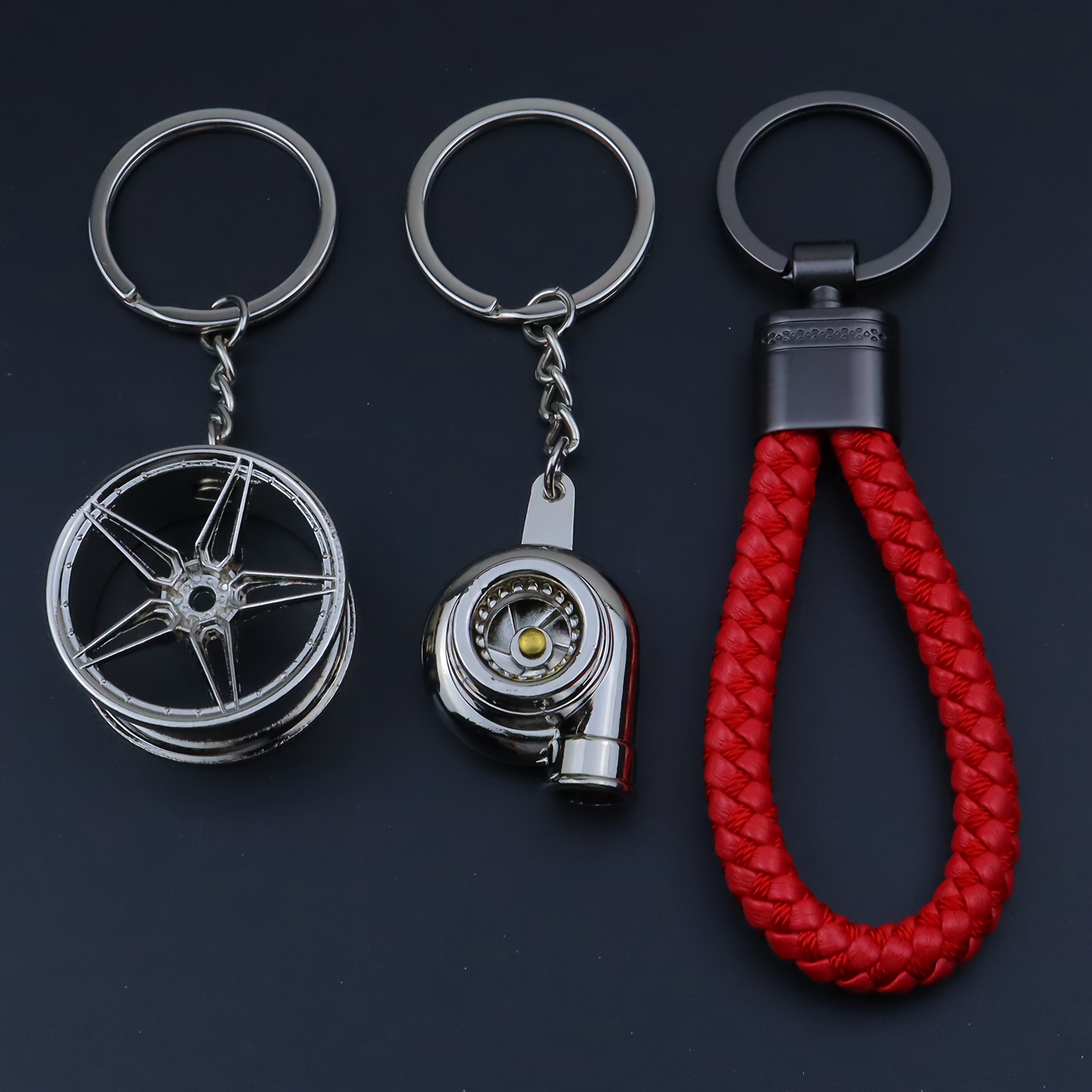 poza articolului set de 3 brelocuri creative din   de   pentru modificarea mașinii, cu designuri de turbocompresor, butuc de roată și șnur din piele împletită, brelocuri   de tuning auto, brelocuri cadou