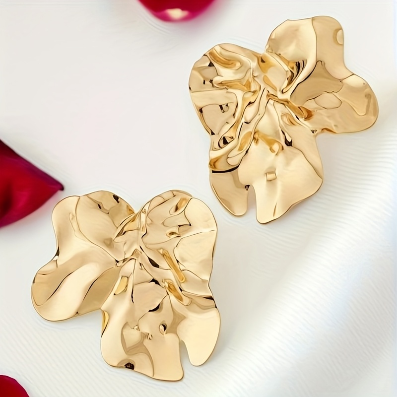 TEMU A Pair Of Geometric Texture Pendant Vintage Exaggerated Women's Stud Earrings