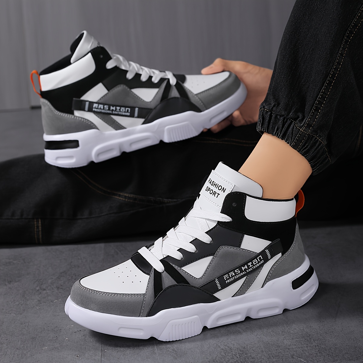 New Men's Letter Pattern Two-color Laces Design Contrast Color Lightweight Casual High-top Ice Skating Shoes
