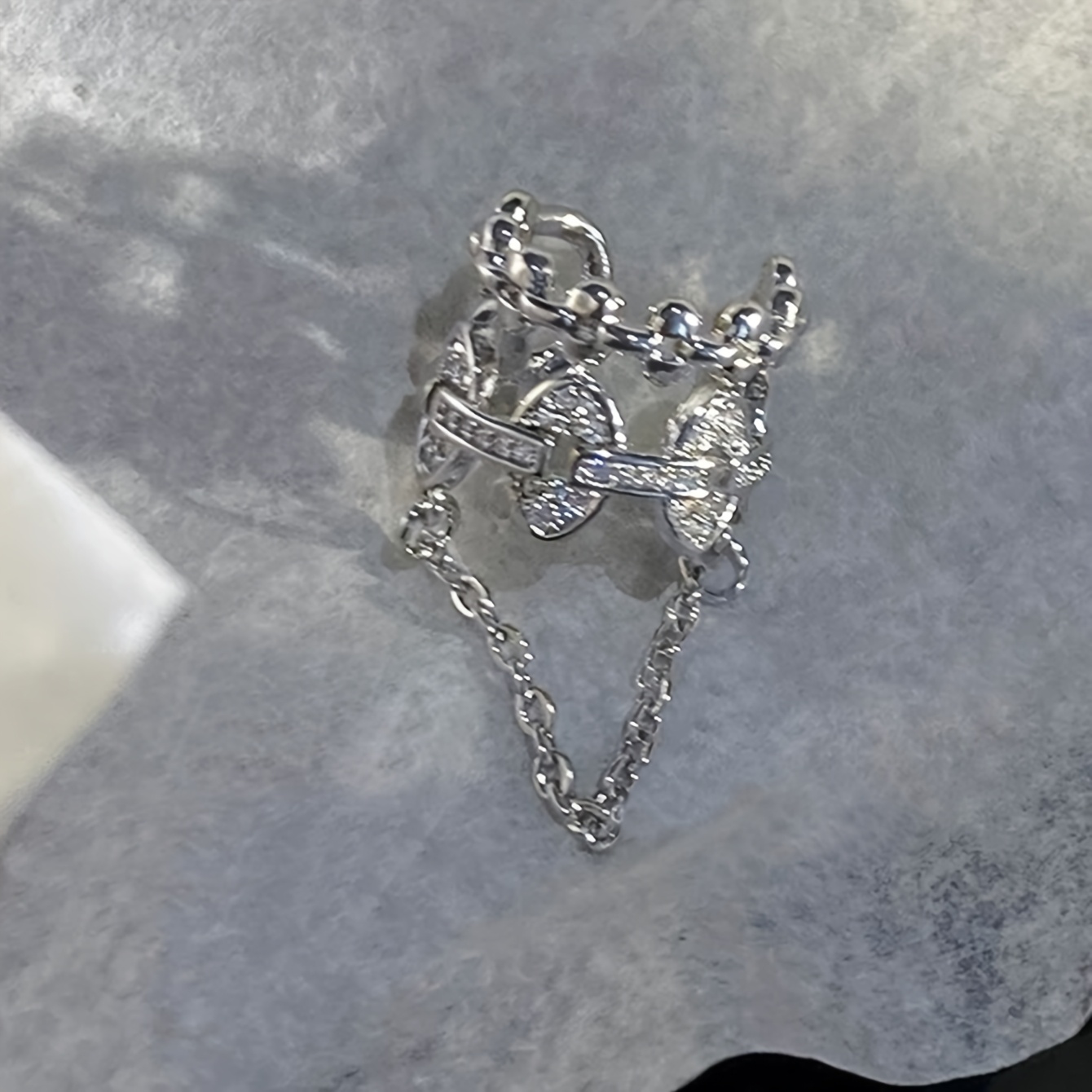 Stylish Geometric Chain Ear Cuff with Synthetic Zirconia Inlay