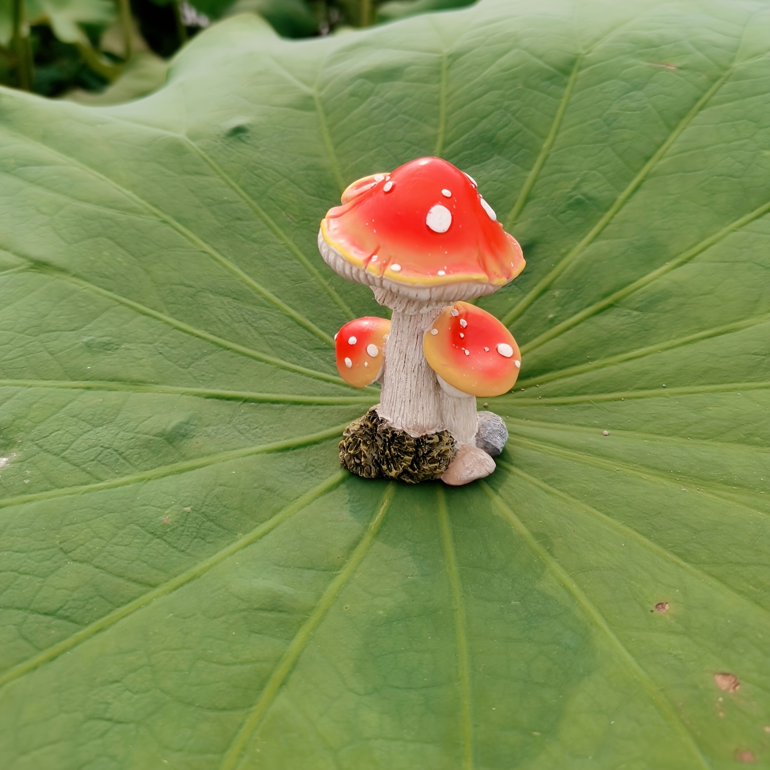Image of Outdoor-style Artificial Mushroom Garden Ornament, Lifelike Mushrooms, Suitable For Rustic-style Courtyards, Lawns, And Garden Decor, A Gift For Family, , And Colleagues