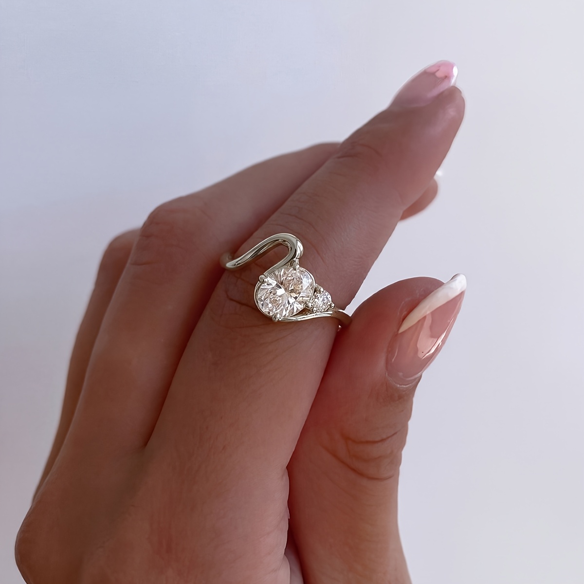 Luxury Unique Egg-Shaped Ring, Perfect for Wedding Engagements
