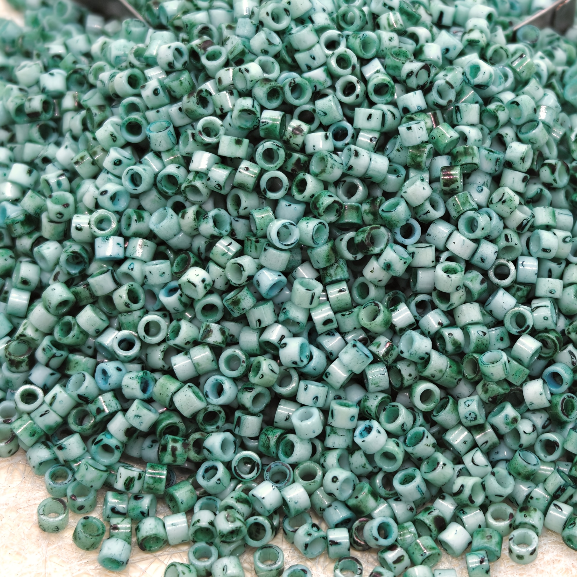 18 Colors Beading Kit with 2.5mm Glass Seed Beads