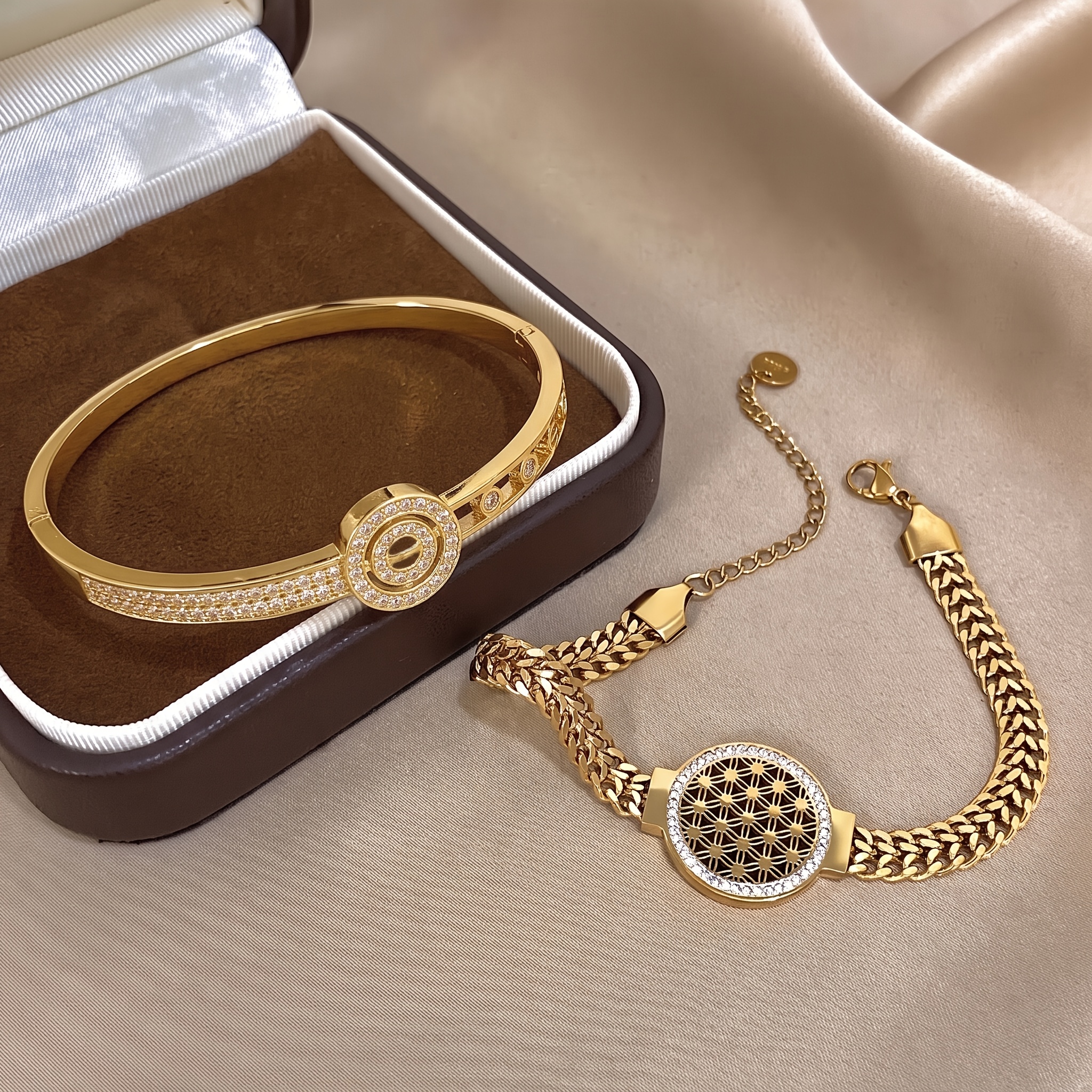 2pcs Unisex 18K Golden Plated Bracelet and Bangle Set, Vintage Style