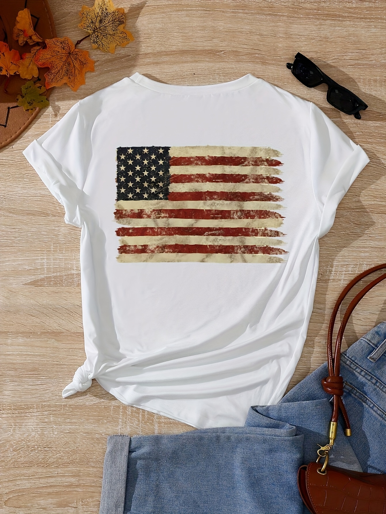 Y2K-Inspired USA Flag Letter Print Short Sleeve Crop Top Patriotic  Summer Tee for Men and Women, White with Red, White, and Casual Ro