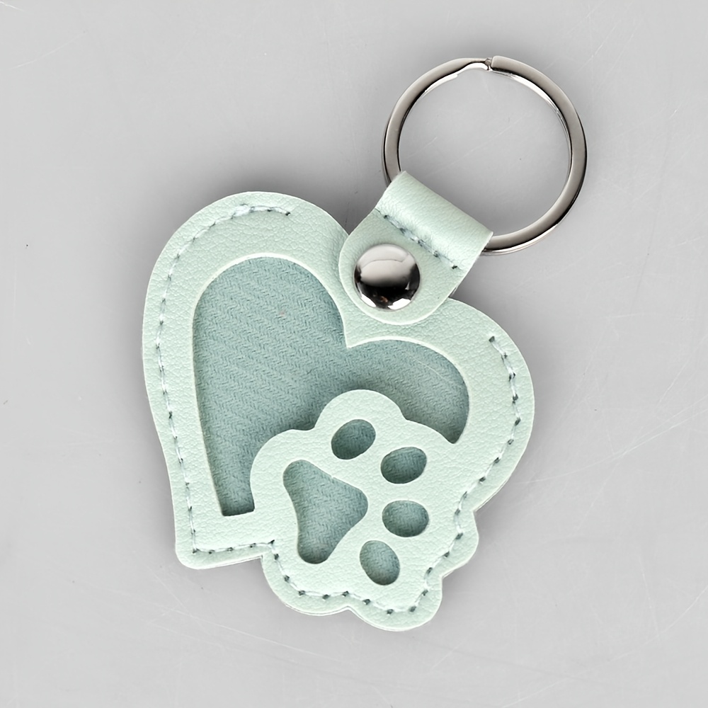 Image of Pet Hair Storage Keychain, Pu Leather Pendant For Cat And Dog Hair, Exquisite And Cute Bag Charm