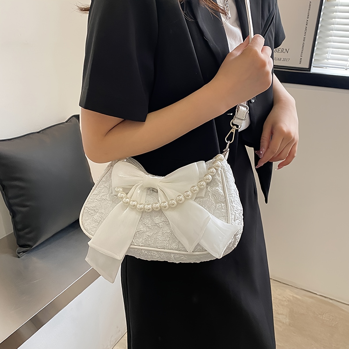 

White Pleated Bow Bag Female Pearl Handle Fashion Pearl Underarm Shoulder Messenger Bag 1pc