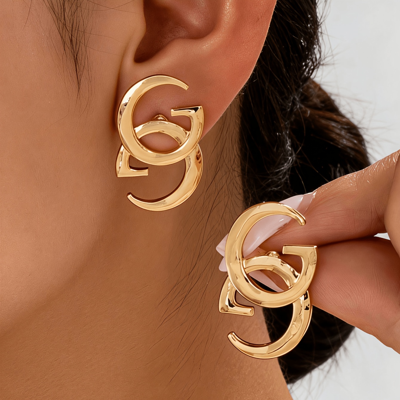 TEMU A Pair Of Women's Metal-style Stud Earrings With An Overlapping Double 'g' Letter Design, Polished, Featuring A Light Luxury And High-end Style,