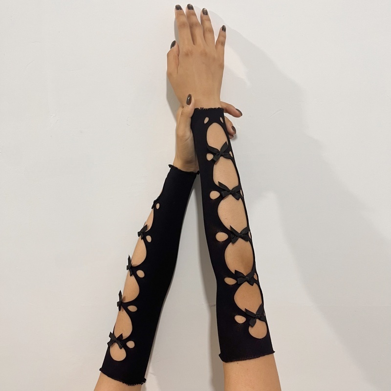 Image of A Pair Of Elegant Black Women's Gloves With A Hollow Bow Decoration, Suitable For Parties And Balls