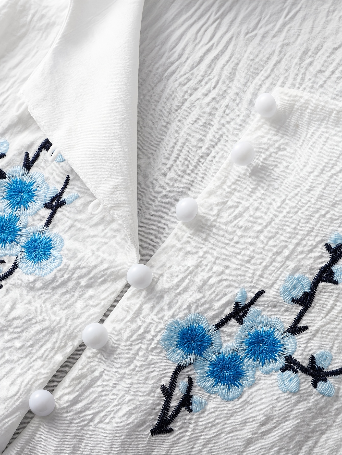 Chinese-Style Embroidered Women'S Outfit, Breathable, Featuring an Embroidered Tank Top And Long Pants Set, a Two-Piece Casual And Elegant Ensemble