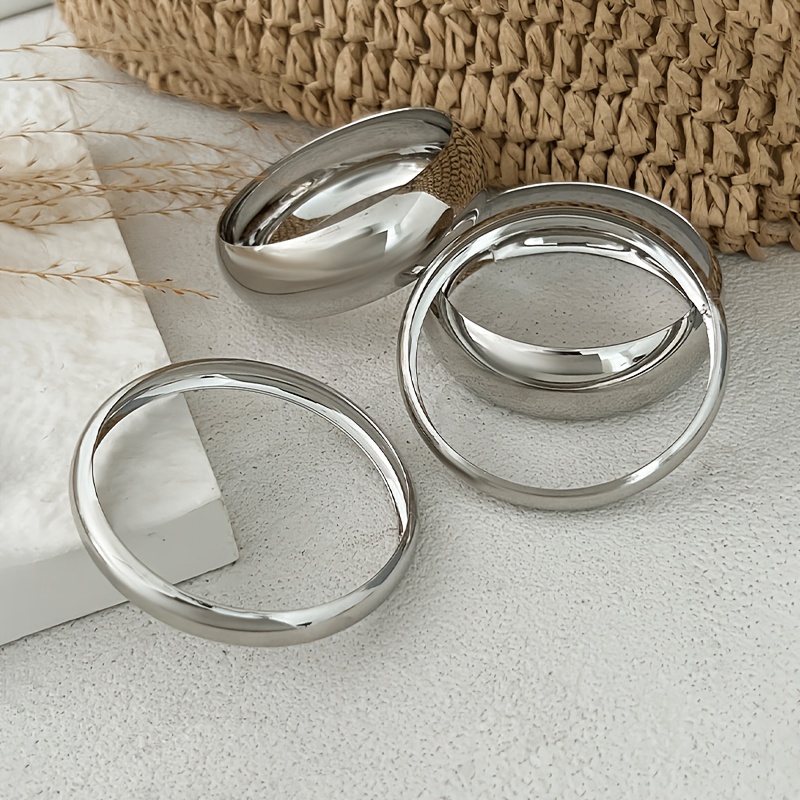 4pcs Vintage Style Thick Hoop Metal Bracelet Set, Elegant Design