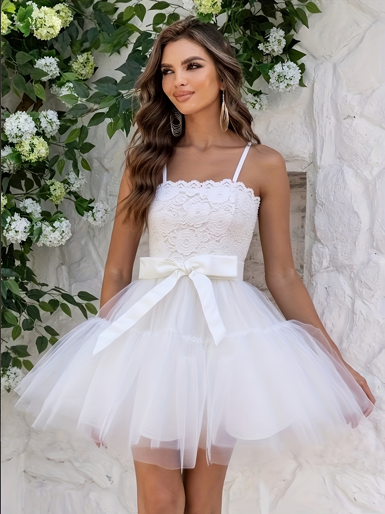 Robe de mariée courte et légère de style européen et américain, nouvelle et simple, à bretelles spaghetti, d'inspiration forestière, pour voyage en plein air et photographie, pour petites femmes
