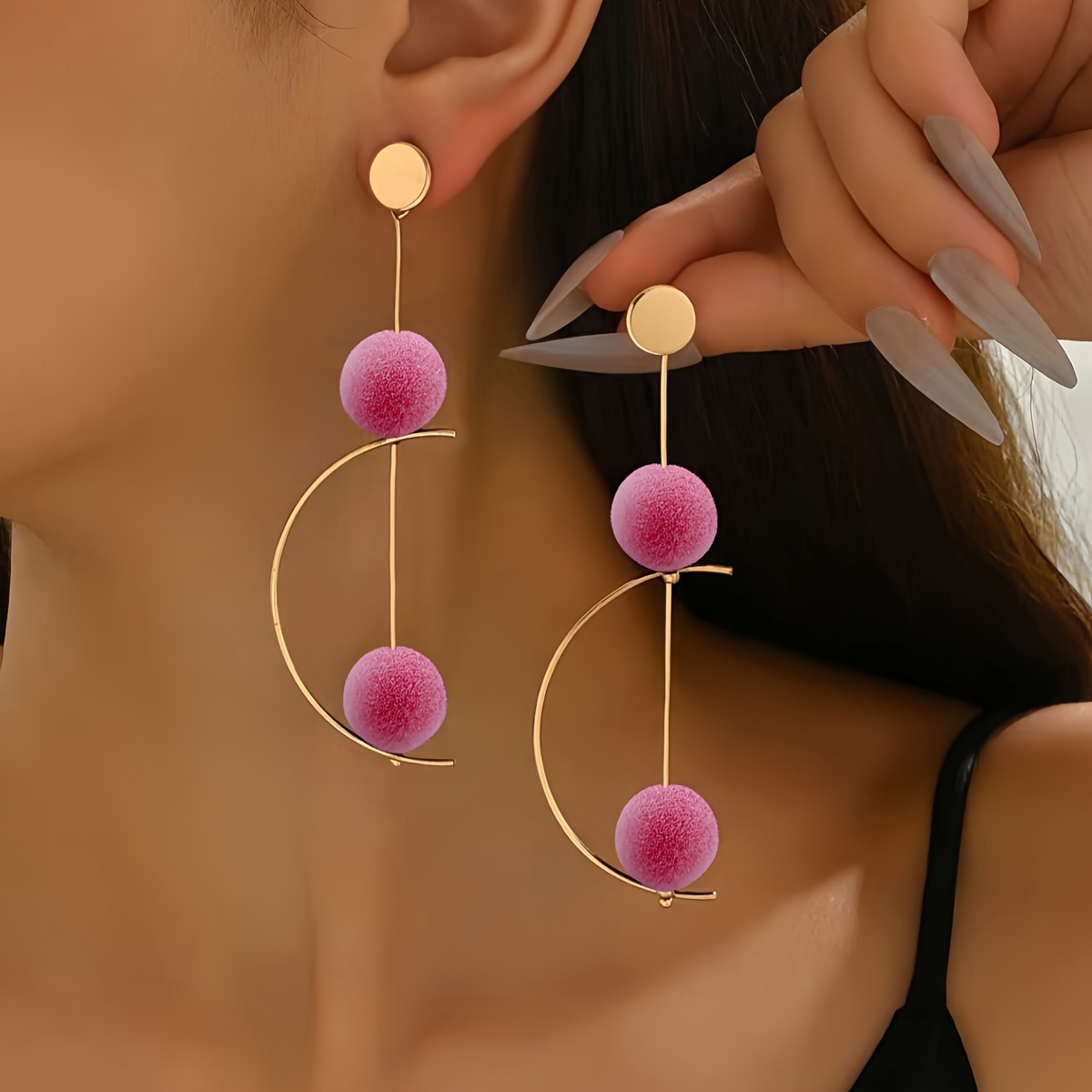 Um Par de Brincos Femininos Modernos com Discos Geométricos 6