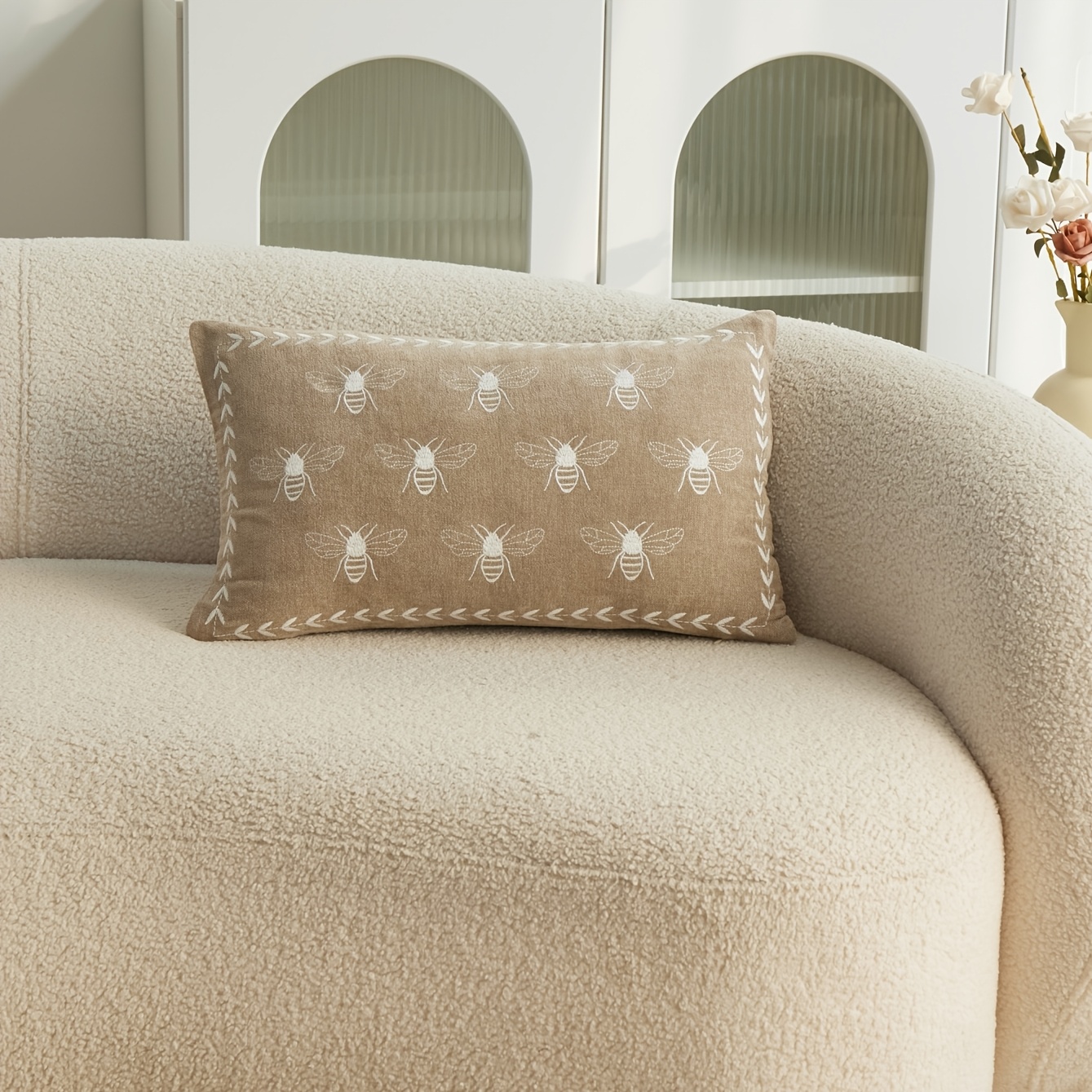 TEMU Spring/summer 3d Embroidered Bee Pillowcase, 1pc, Home Decor Suitable For Settings Rooms, Bedrooms, Sofas, And Parties
