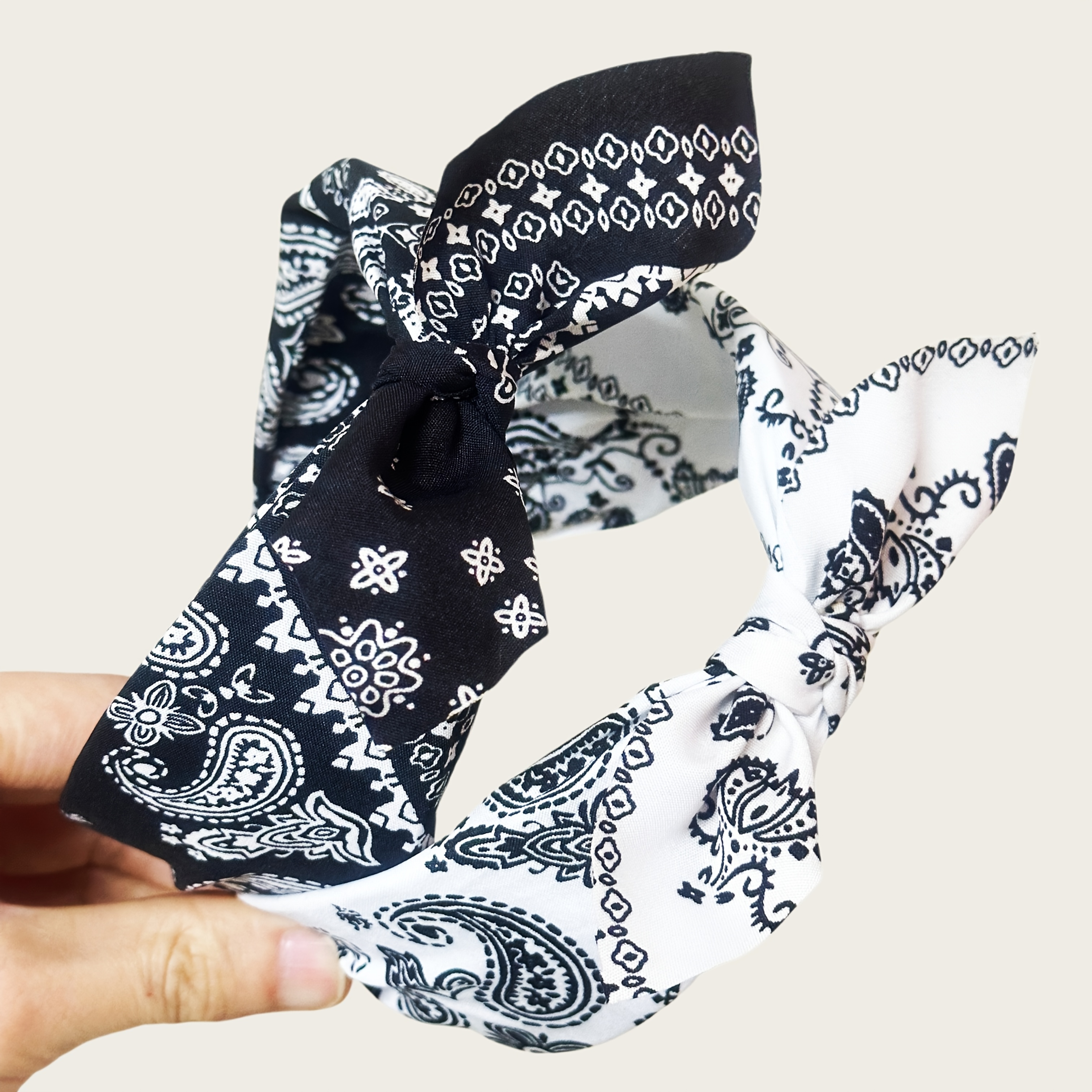E-shop 2 Stück Retro Walnuss Blumen Schleife Haarverzierungen für Damen, inklusive Haarbänder und Haarreifen. Paisley Muster Stoff Ethnische Breite