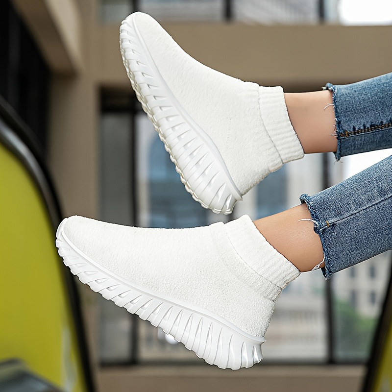 New Winter Collection of Thick-Soled Oversized Unisex Shoes, Warm Mid-Top Couple Shoes, Easy Slip-On Soft Casual Walking Shoes