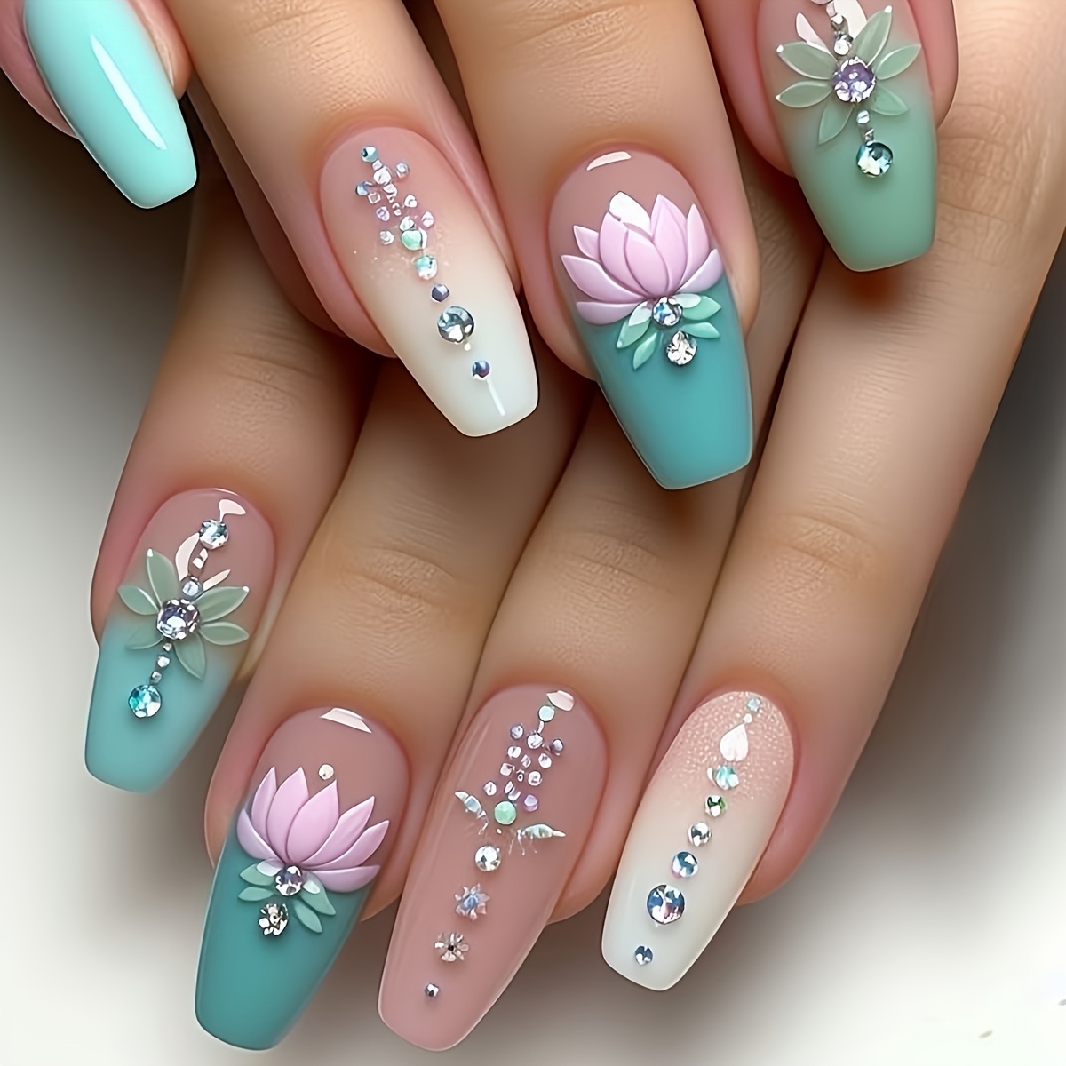 E-shop Ein Set aus 24 Ballett-Style Falschen Nägeln, Frühlings- und Sommer-Serie, Schöner Lotus Fashion Diamant-Druck, Geeignet für alle Damen und. Die
