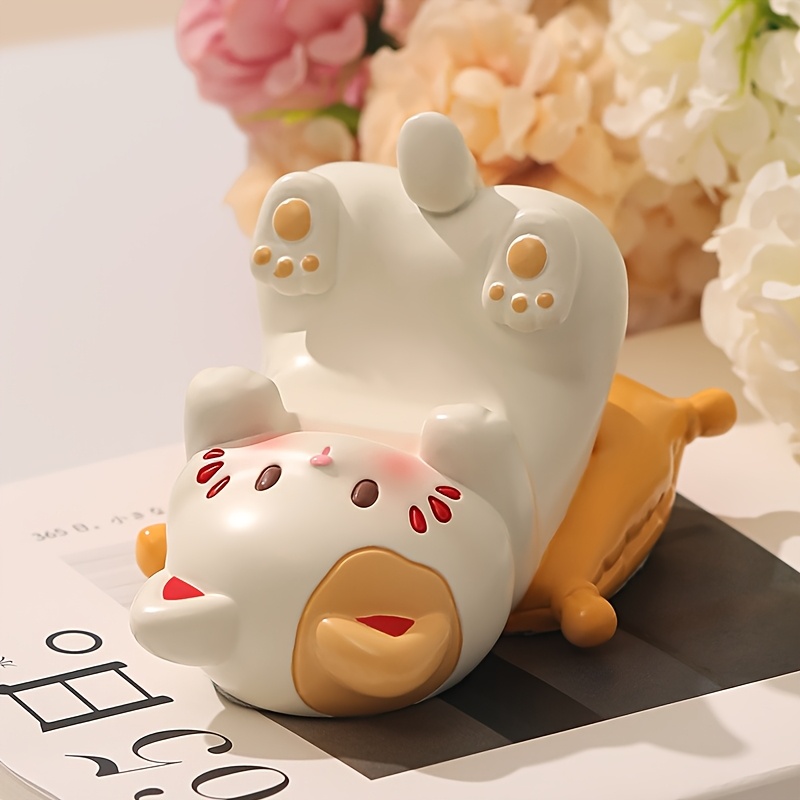 The sculpture ornaments of the lucky cat can be used as a mobile phone stand, glasses stand, pen stand, cute and flexible shape, desktop decoration, tablet iPad support, birthday gift