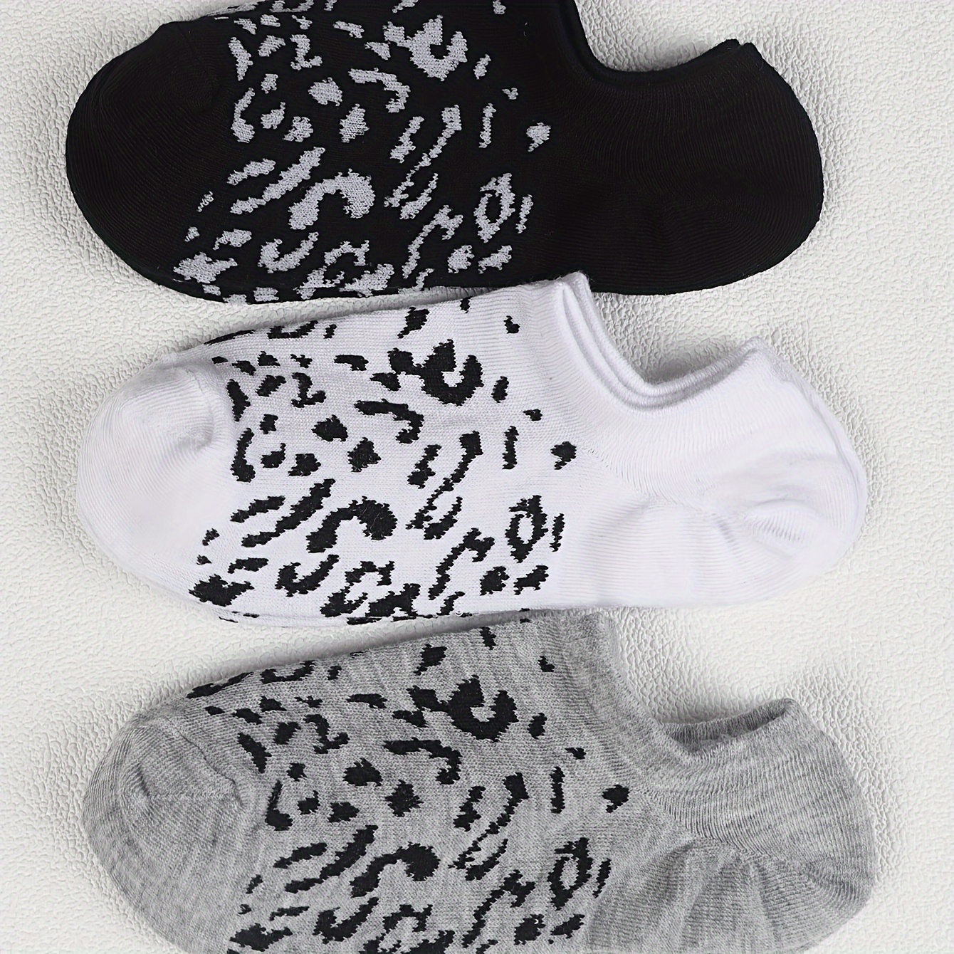 6 Pairs of Black, White, and Grey Women's Ankle Socks