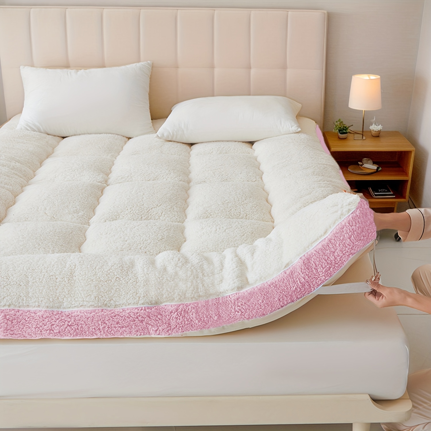 Sherpa Fleece Bed Cover, a Warm And Soft Bedding Protector Suitable for Sleep, Featuring an Ultra-Thick Luxurious Long-Pile Fleece Design, Soft Long-Pile Fleece Pillow Top, Polyester Filling, And Machine Washable for Autumn And Winter Bedroom Warmth