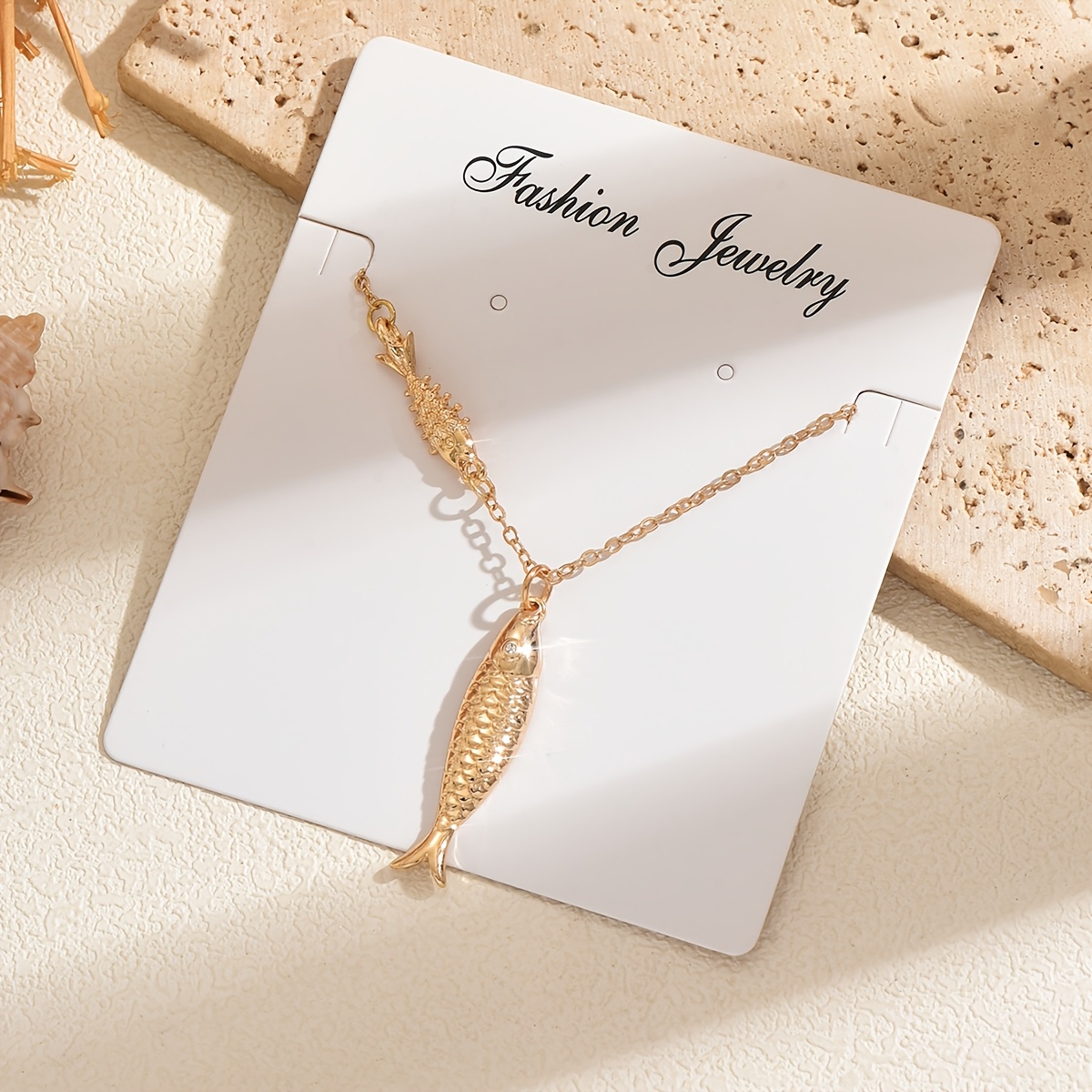TEMU An Exquisite And Minimalist Three-dimensional -shaped Pendant Necklace, An Ocean-inspired Versatile Summer Accessory For Women' Wear And