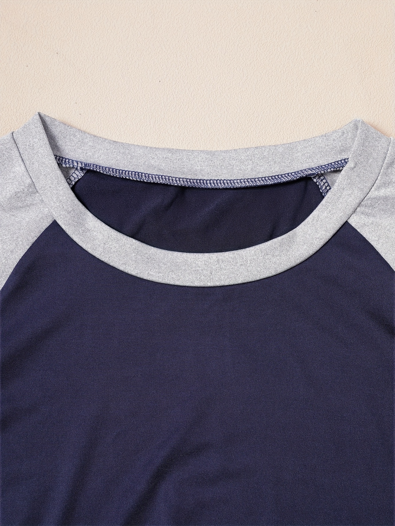 Women'S Casual Crew Neck Short Sleeve T-Shirt - Dark Green, Ribbed Hem, Lightweight & Stretchy, Perfect for Summer, Casual Attire|Ribbed Hem Tee|Lightweight Tshirt
