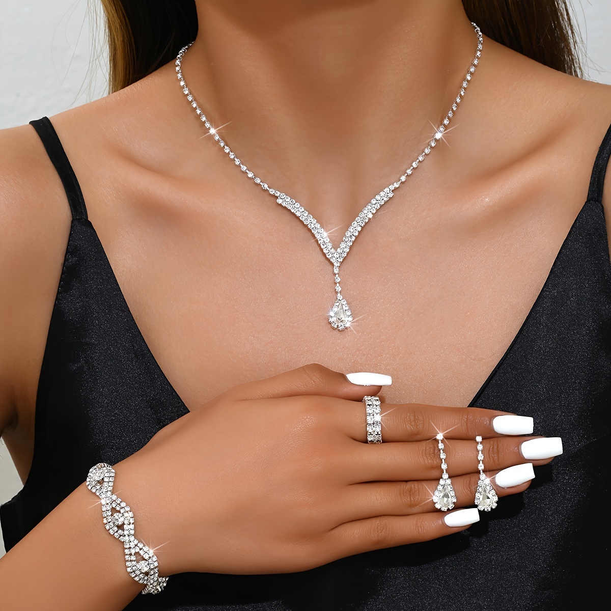 TEMU Ensemble Mariée Tendance, Collier Minimaliste Strass Boucles d'Oreilles Bijoux de Mariage Ensemble 4 pièces